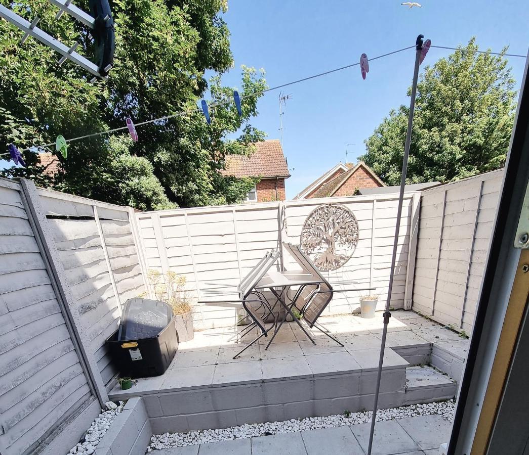 Entire With Sun Filled Private Garden Appartement Margate